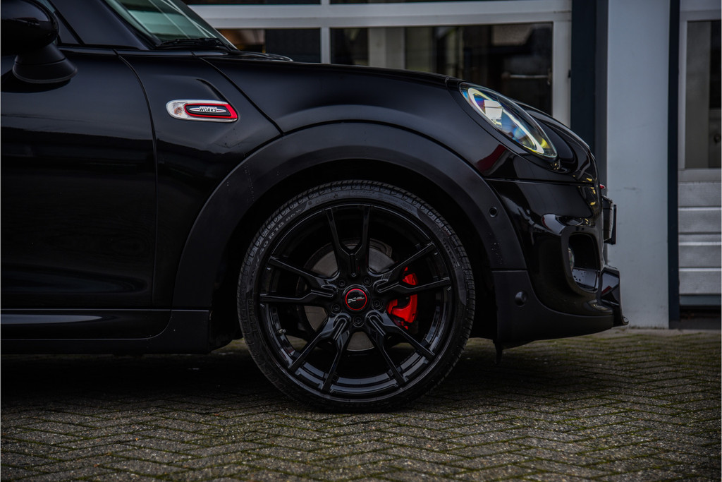 41910719-4.jpg
