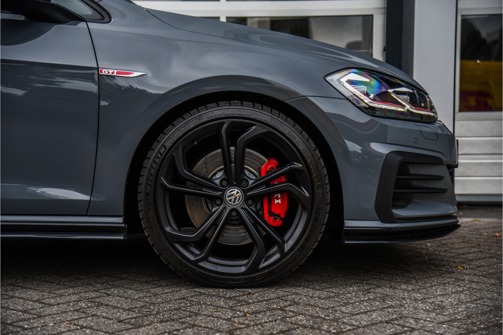 45997093-4.jpg