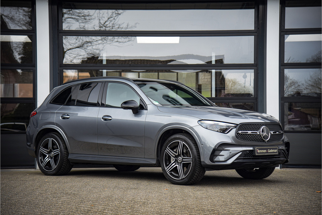 52233819